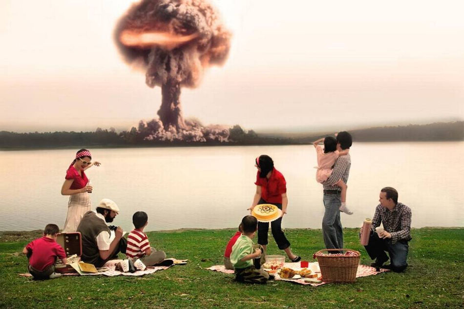 Daniela Edburg (Mexico), Atomic Picnic, 2007.