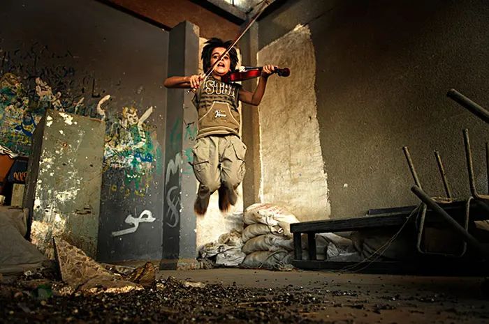 Jamal Penjweny (Iraq), Iraq Is Flying, 2006–10.